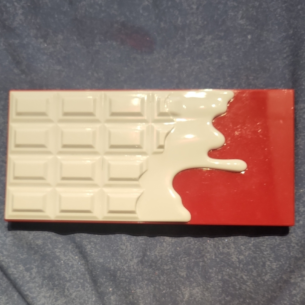 Revolution Red and White Eyeshadow Palette